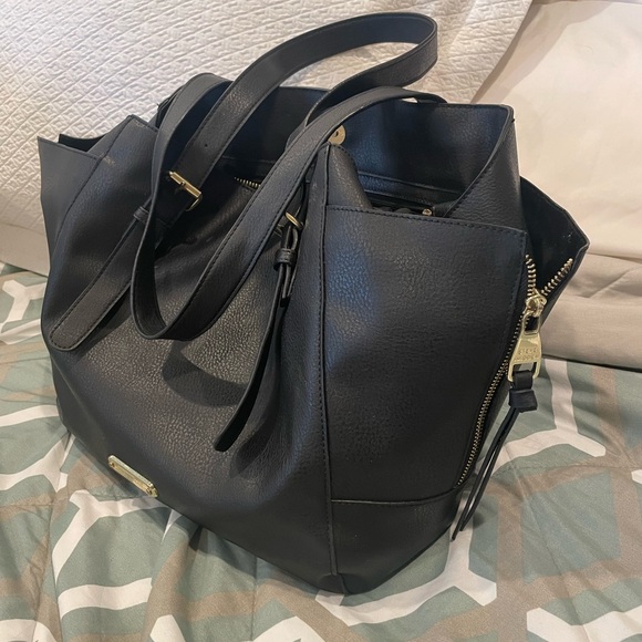 Steve Madden black large tote purse with built in bag with many zippers - Picture 4 of 12